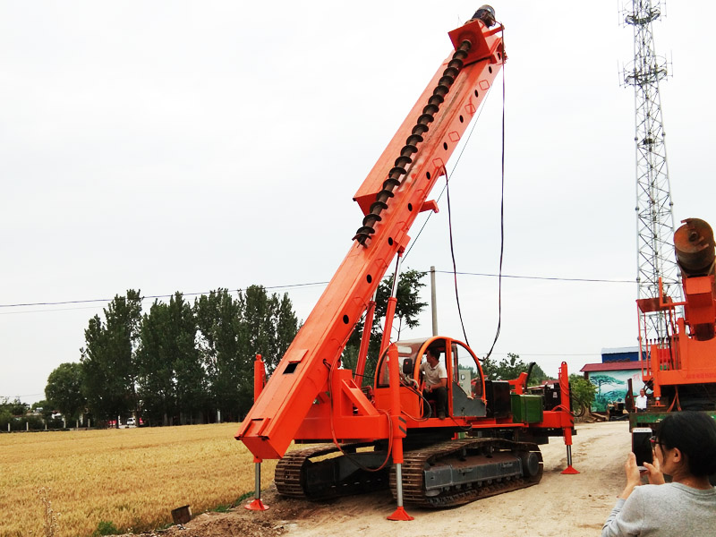 長螺旋打樁機