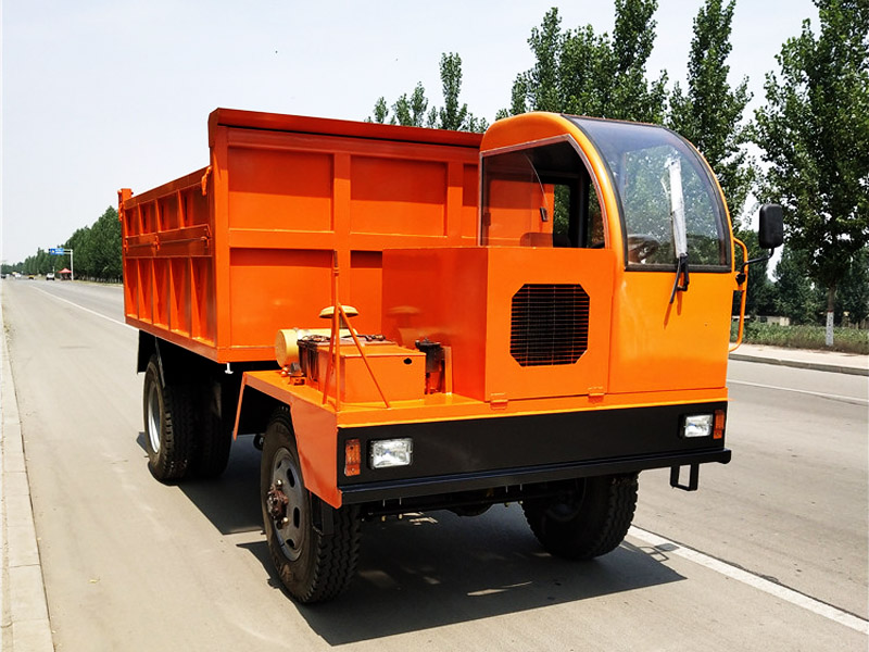 工程運輸四驅車