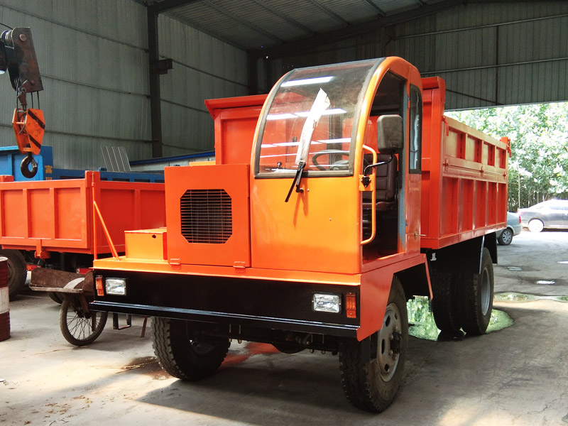 工程運輸四驅車